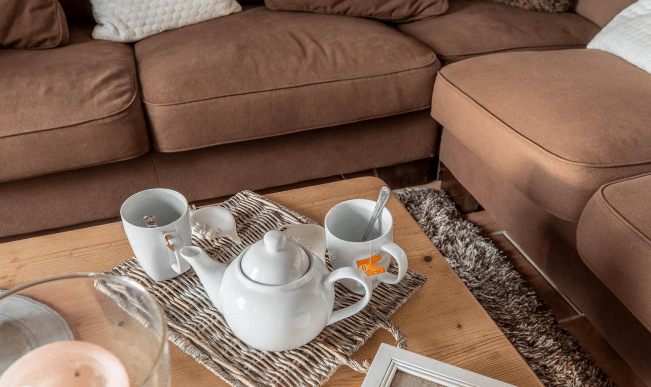 Rose : séjour cosy, lumière douce