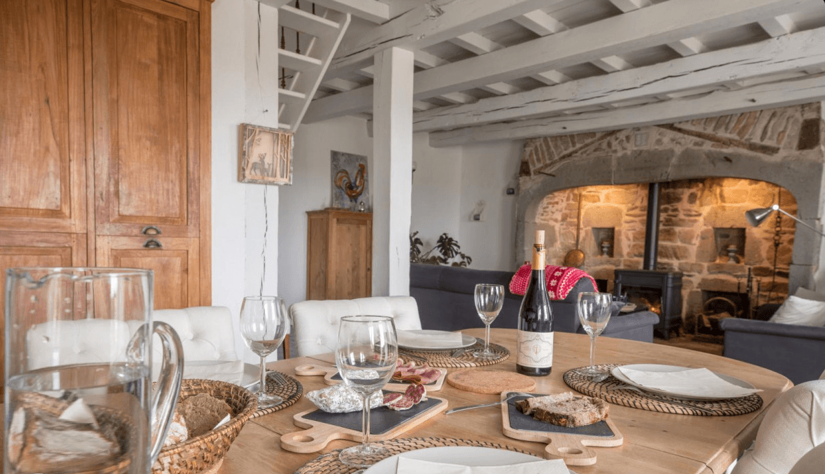 Gîte Anémone — maison indépendante au Domaine des Roses, gîtes à Tauves en Auvergne
